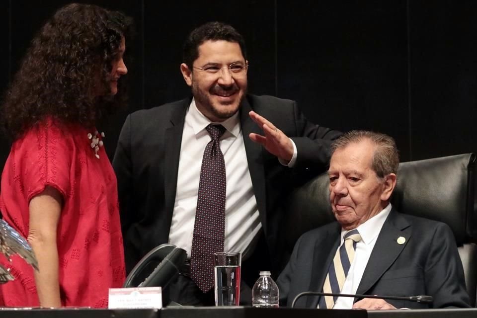 El presidente de la Cámara de Diputados, Porfirio Muñoz Ledo, advirtió que el Instituto Mexicano del Seguro Social está quebrado desde hace 20 años.