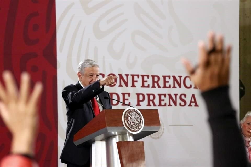López Obrador reconoció que hay desabasto de medicamentos, pero advirtió que era peor en la pasada Administración.