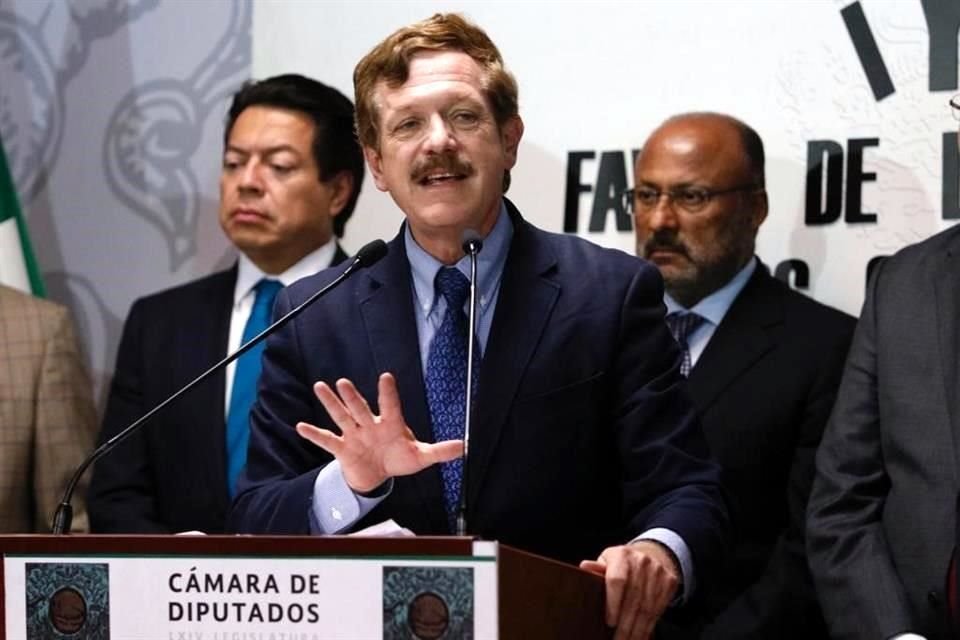 El coordinador panista Juan Carlos Romero Hicks aseguró que el País está en riesgo de un 'infarto mayor' en el sistema de salud.