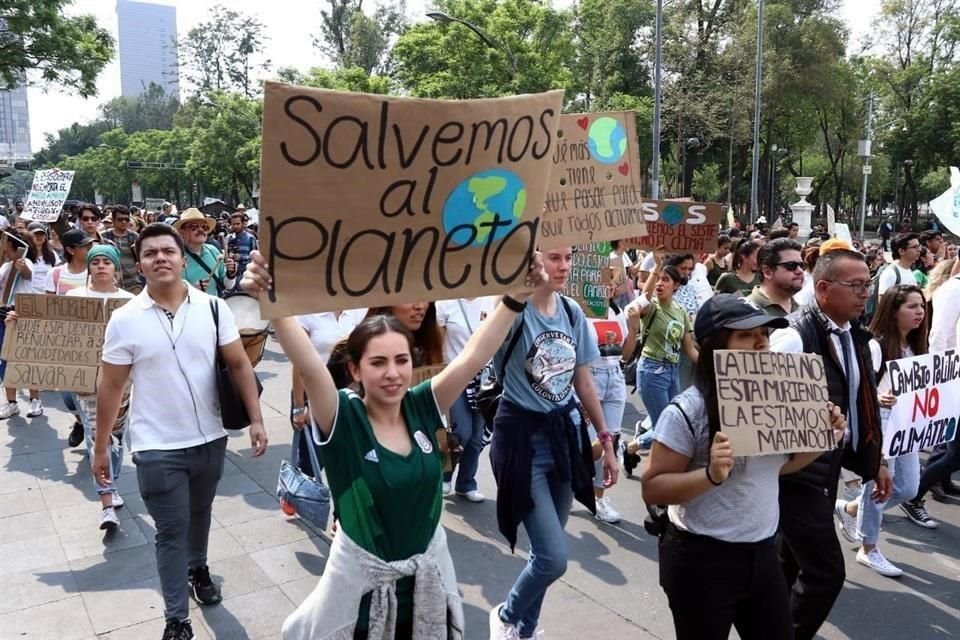 La marcha es organizada por el colectivo Fridays for Future México y fue denominada '2° Huelga Mundial Contra la Crisis Climática'.