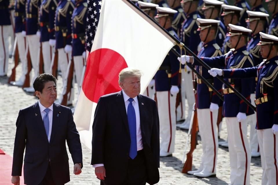 Trump exhortó a los líderes empresariales japoneses para que aumenten su inversión en EU; acusa que Japón tiene una 'ventaja sustancial'.
