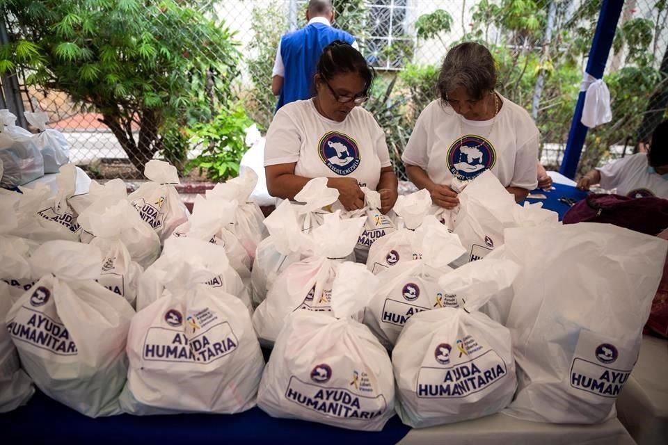 La organización Rescate Venezuela, promovida por el líder opositor Leopoldo López, entregó kits de higiene a más de 500 familias.