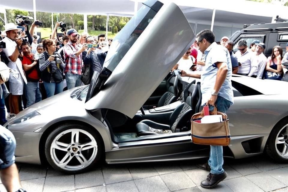 El Lamborghini fue adquirido por un hombre que se dedica a la compra-venta de autos en Morelia, Michoacán.