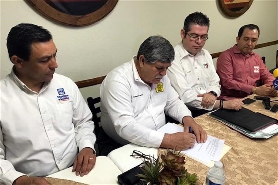 Los representantes del PAN, PRD, PRI y Partido de Baja California ante el Instituto Electoral Estatal buscan un juicio político contra dos magistrados electorales.