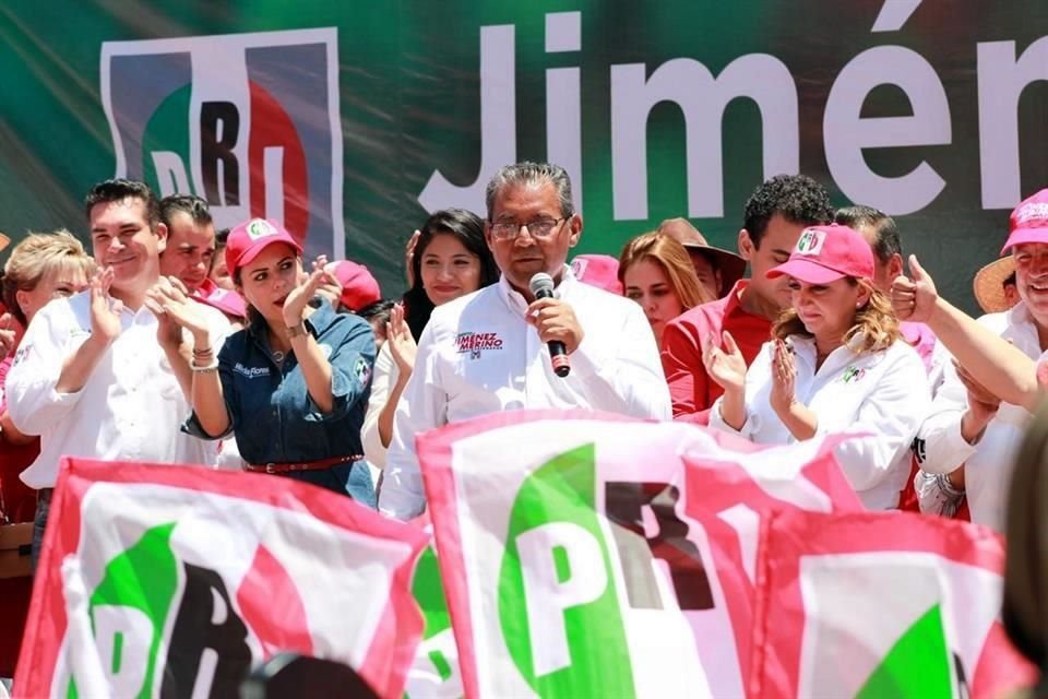 El candidato del PRI, Alberto Jiménez, llevó a cabo su cierre de campaña en el Centro Histórico de Puebla.