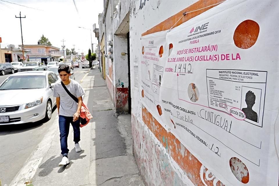 En la ciudad de Puebla fueron colocadas las sábanas donde este domingo serán instaladas las casillas.