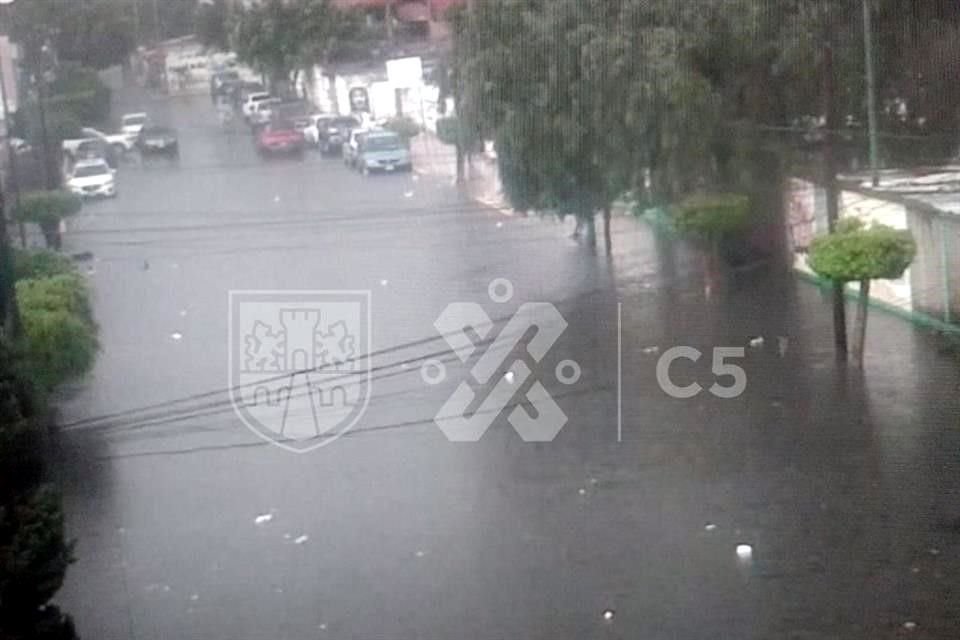 Inundación entre las calles Verdiñal y Prolongación Aldama, Colonia Misiones de la Noria, Xochimilco.