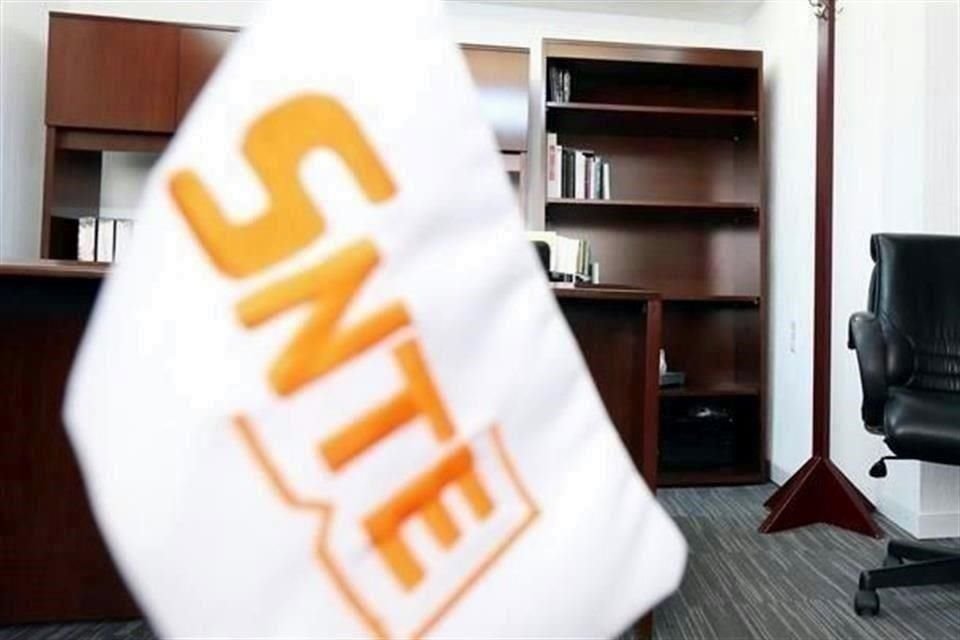 En total, la SNTE pidió a la SEP la reinstalación de 876 docentes.