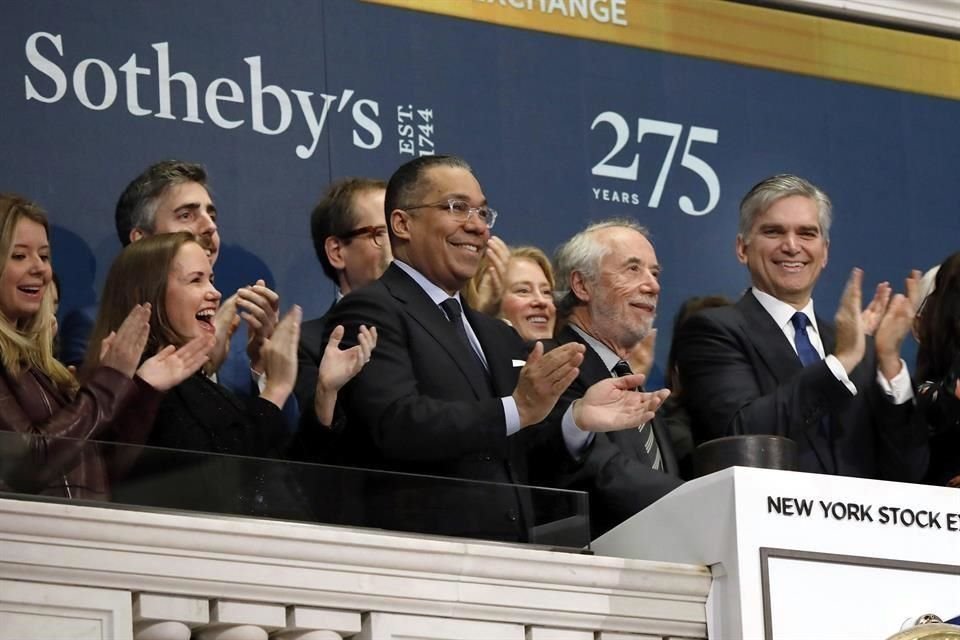 El acuerdo implica que Sotheby's dejará de cotizar después de más de tres décadas.