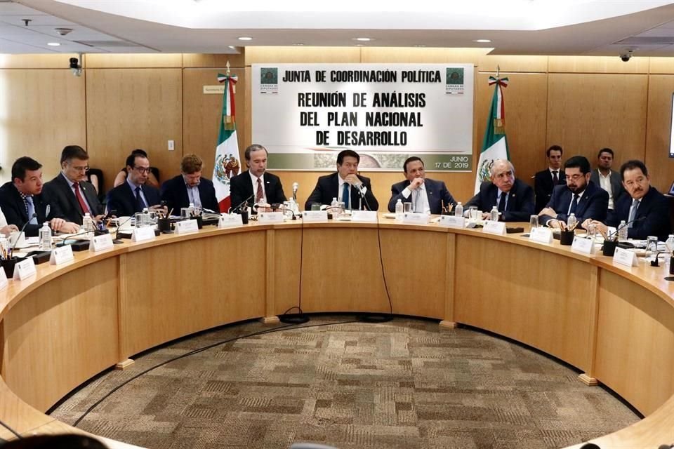 Representantes del sector empresarial y la Junta de Coordinación Política de San Lázaro sostuvieron una reunión para analizar el PND.
