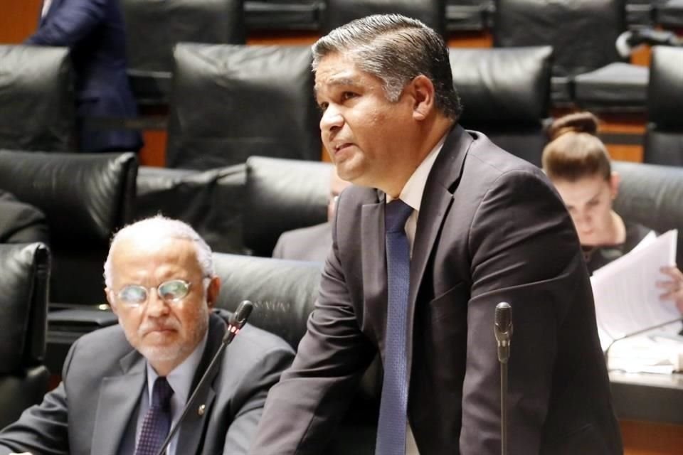 El panista Víctor Fuentes se abstuvo en la votación para ratificar el T-MEC en el Senado de la República.