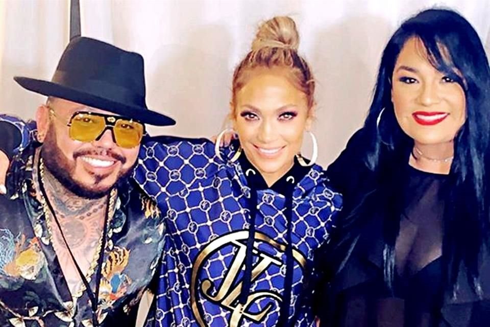 Jennifer Lopez se reunió con A.B. y Suzette Quintanilla, hermanos de la Reina de Tex-Mex, al final de su concierto en San Antonio.