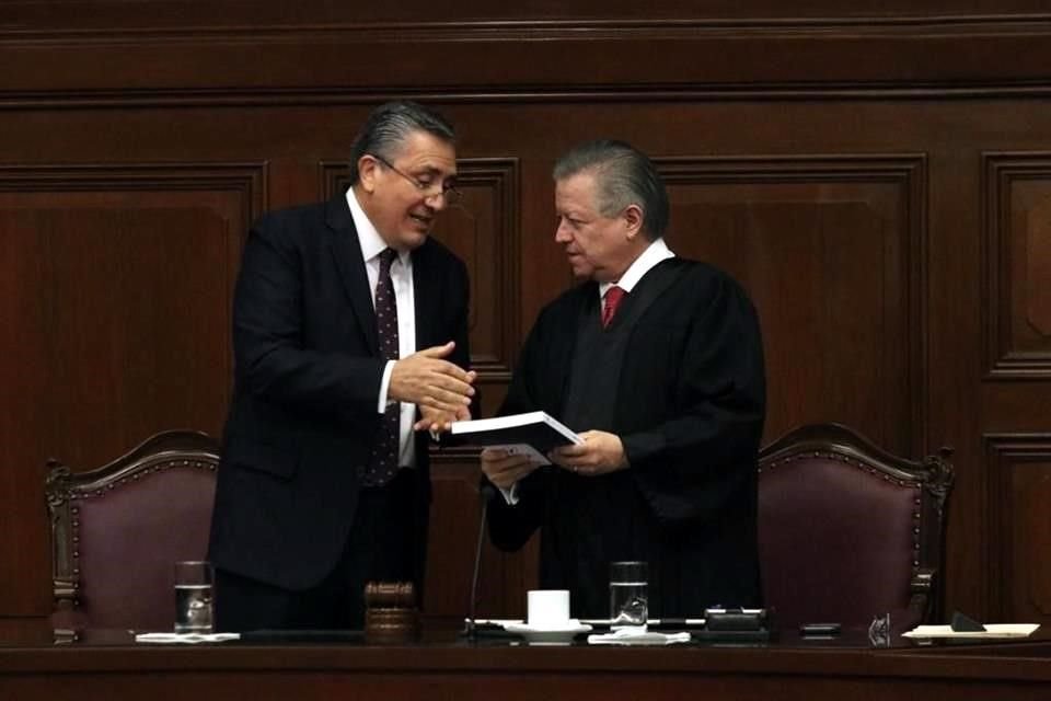 González Pérez al entregar su informe al Presidente de la Corte, Arturo Zaldívar.