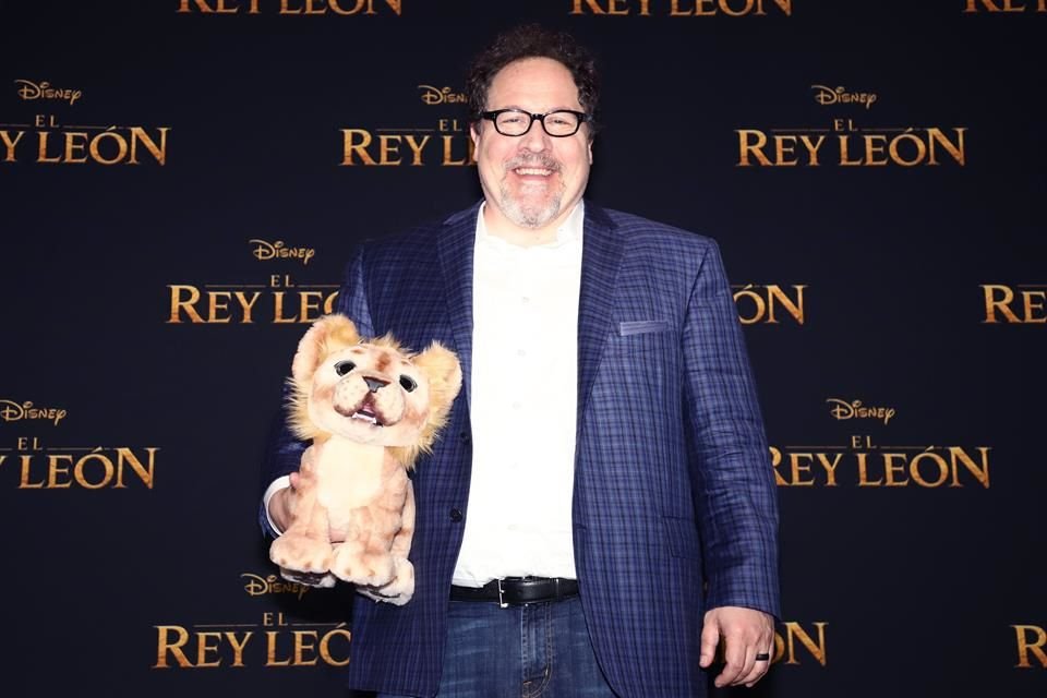 El director Jon Favreau  promociona en la CDMX 'El Rey León'.