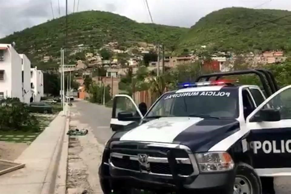 Hoy, en Chilpancingo fue hallada una bolsa negra con restos de un hombre desmembrado frente al fraccionamiento del Sindicato Único de Servidores Públicos del Estado de Guerrero.
