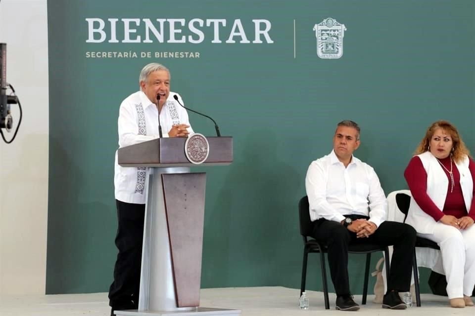 El Presidente AMLO encabezó un evento de entrega de programas sociales en Ecatepec, Edomex.