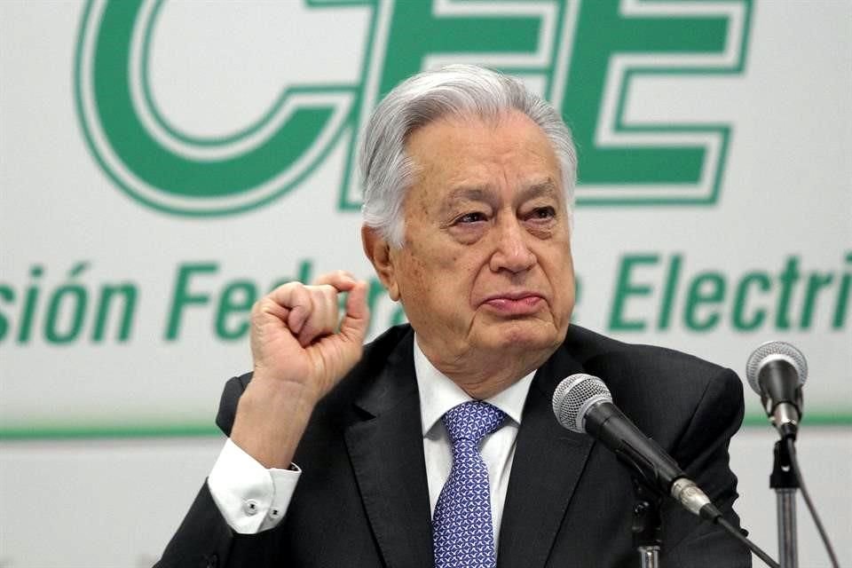 Manuel Bartlett, director de la Comisión Federal de Electricidad.