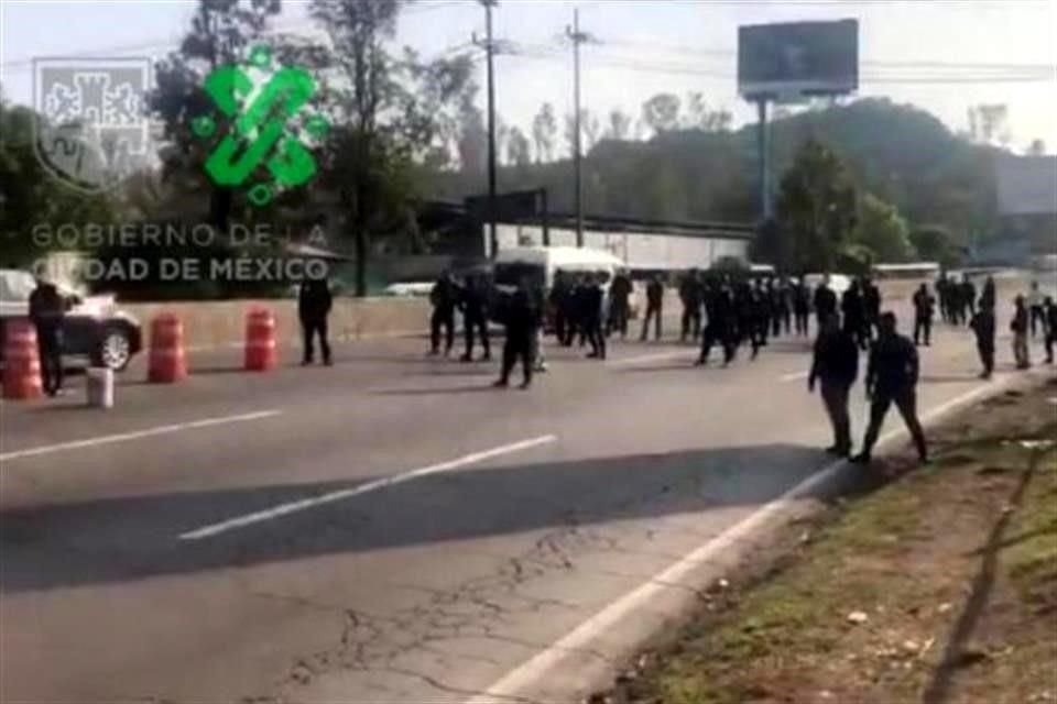 Elementos de PF bloquean la Autopista México-Pachuca.