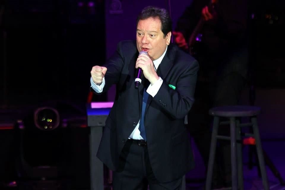 Coque cantó 14 temas, entre ellos, 'Sabor a Mí', 'El Andariego' y 'La Media Vuelta'.