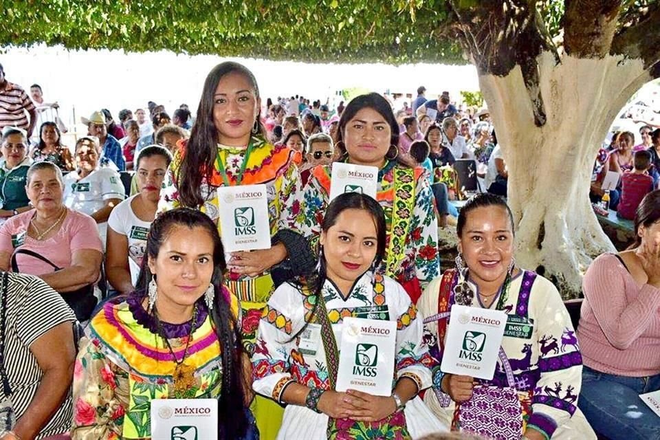 Mujeres nayaritas durante el evento realizado en el hospital rural San Cayetano de Tepic.