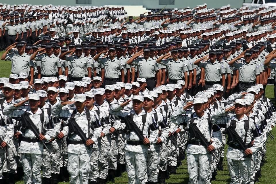 Las evaluaciones médicas e investigación socioeconómica de los aspirantes a la Guardia Nacional están a cargo de las Fuerzas Armadas.