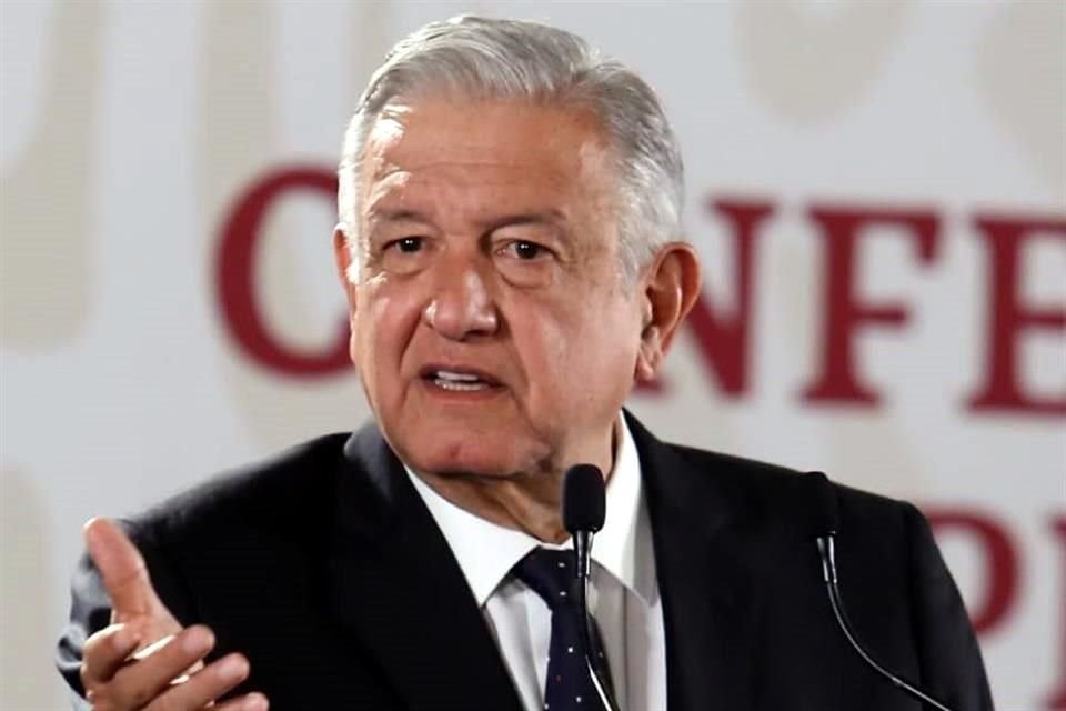 López Obrador comentó que en un máximo de dos semanas estará lista la Manifestación de Impacto Ambiental de la obra.