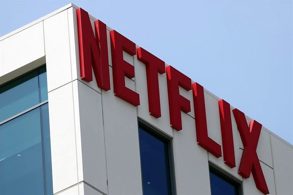 Las acciones de Netflix suben más de 40 por ciento desde sus mínimos de hace un mes.