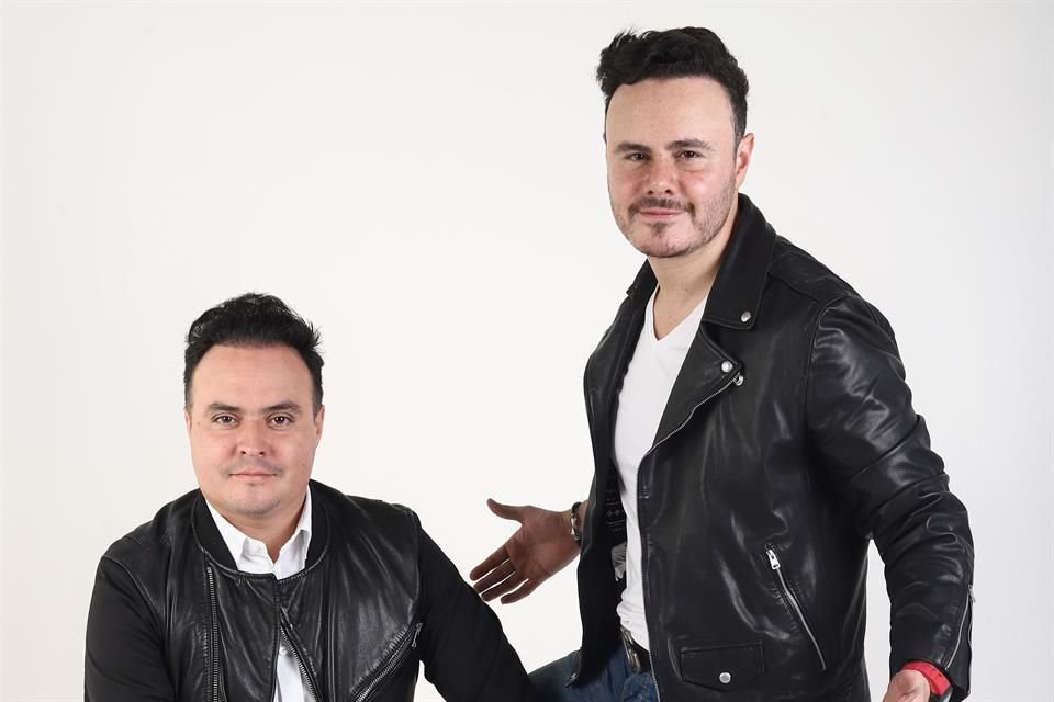 Los hermanos Raúl y José Luis Roma ultiman detalles del disco 'Rojo', que lanzarán en 2020.