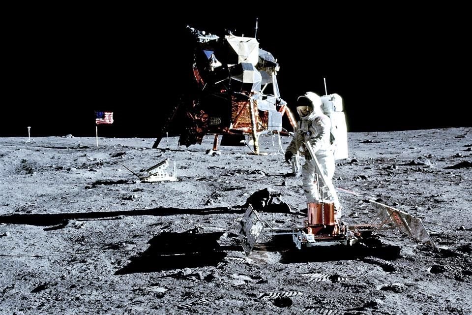 Investigadores coincidieron en que hay múltiples razones para regresar a la Luna.