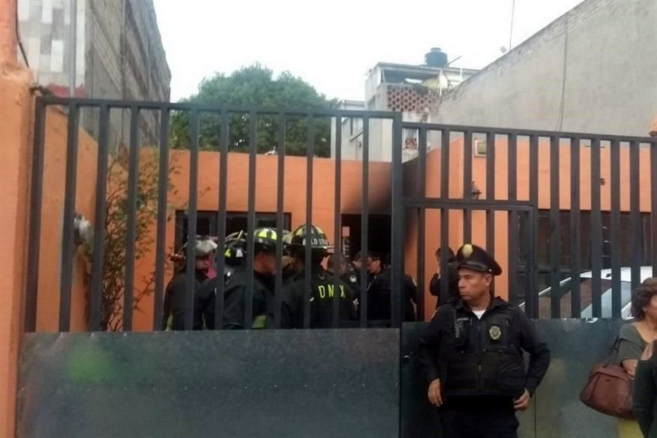 El cuerpo de Dulce María López de 66 años fue localizado entre los escombros, luego de que su casa fue consumida por un incendio