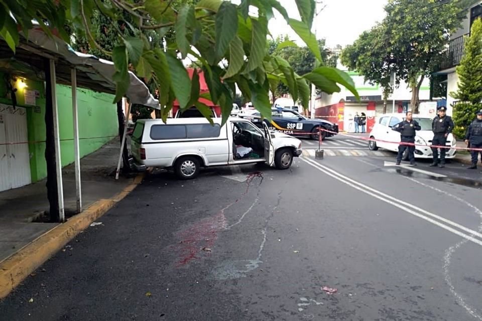 El individuo iba a bordo de una camioneta y fue atacado alrededor de las 5:00 horas, cuando circulaba por Calle 11 Oriente. 