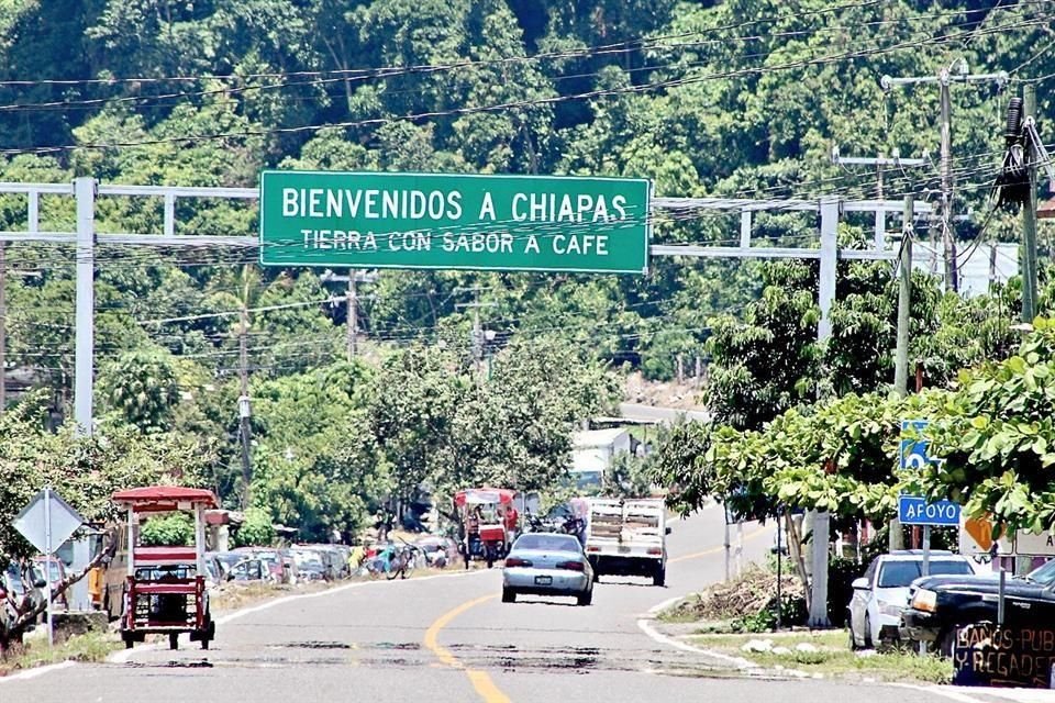Aunque existen guatemaltecos que solicitan la Tarjeta de Visitante Regional para acudir a Chiapas por turismo o negocios, el trámite se entorpeció debido a la caravanas.