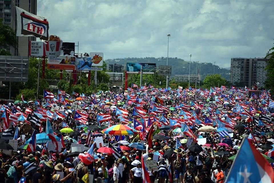Manifestantes participaron en el paro nacional convocado contra Rosselló y marcharon en las calles de San Juan.