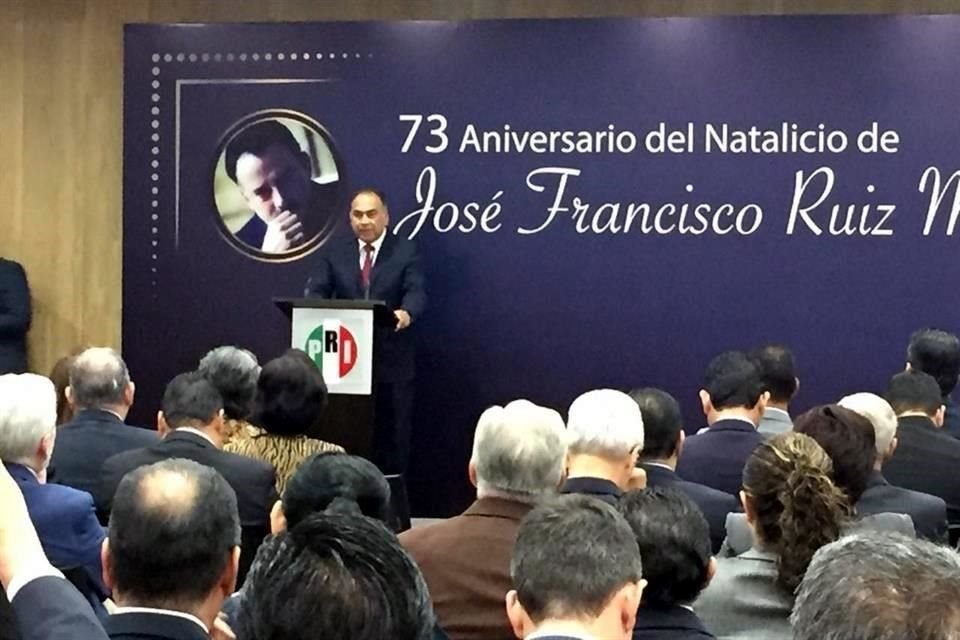 El Gobernador de Guerrero, Héctor Astudillo, asistió a  un evento en la sede nacional del PRI.
