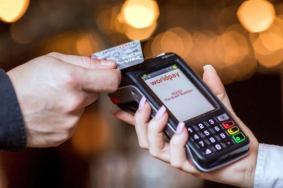 Usuarios reportan fallas en pagos con tarjetas bancarias.