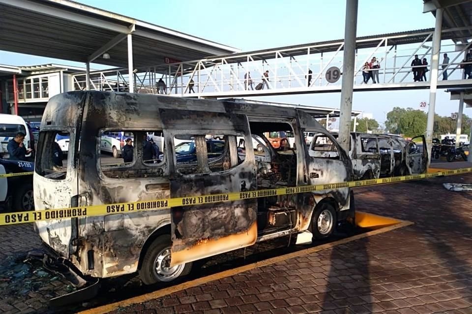 La PGJ indaga a grupos criminales por extorsión a transportistas tras quema de unidades en el Valle de México.