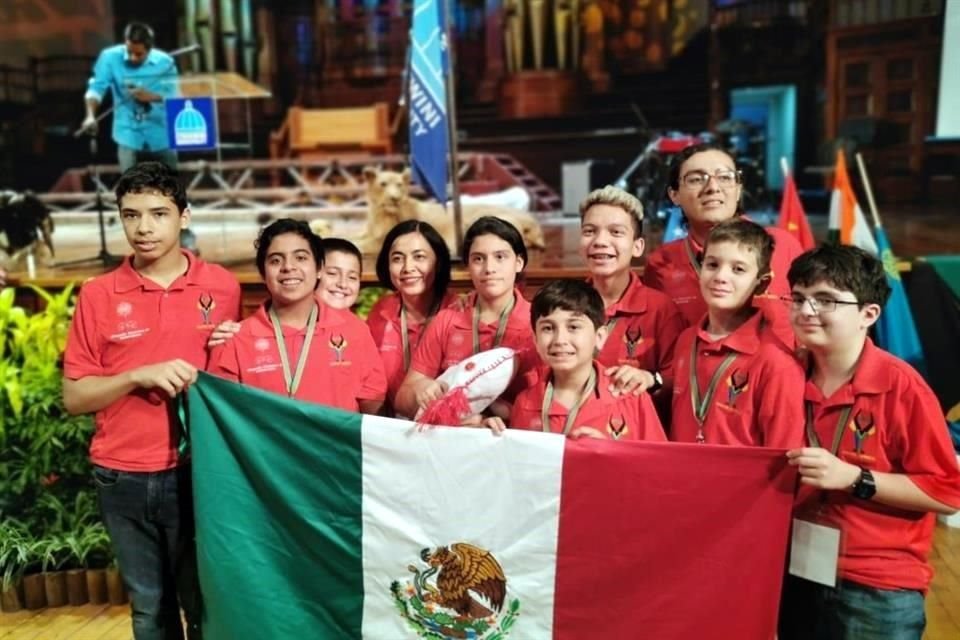 En las dos competencias anteriores, sus compañeros y también alumnos de la Olimpiada Mexicana de Matemáticas (OMM) han resultado triunfadores.