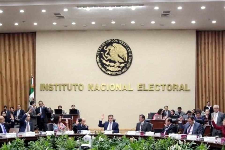 En el INE se discutió el proyecto de financiamiento a los partidos políticos.