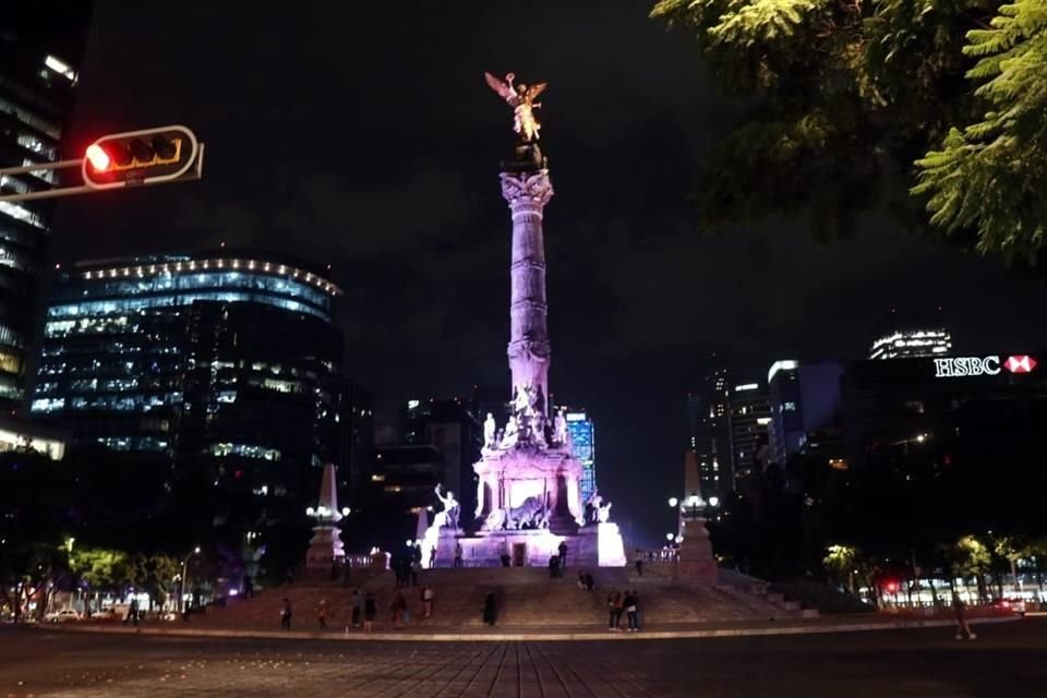 El Ángel de la Independencia fue vandalizado por algunos manifestantes durante la protesta contra la violencia de género en la CDMX.