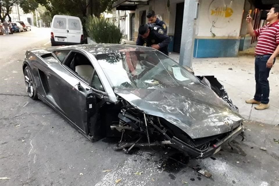 El vehículo fue abandonado en la intersección de las calles Yucatán y Zacatecas.