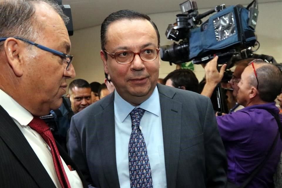 Martínez participó en la consulta entre senadores morenistas para elegir al Presidente de la Cámara alta.