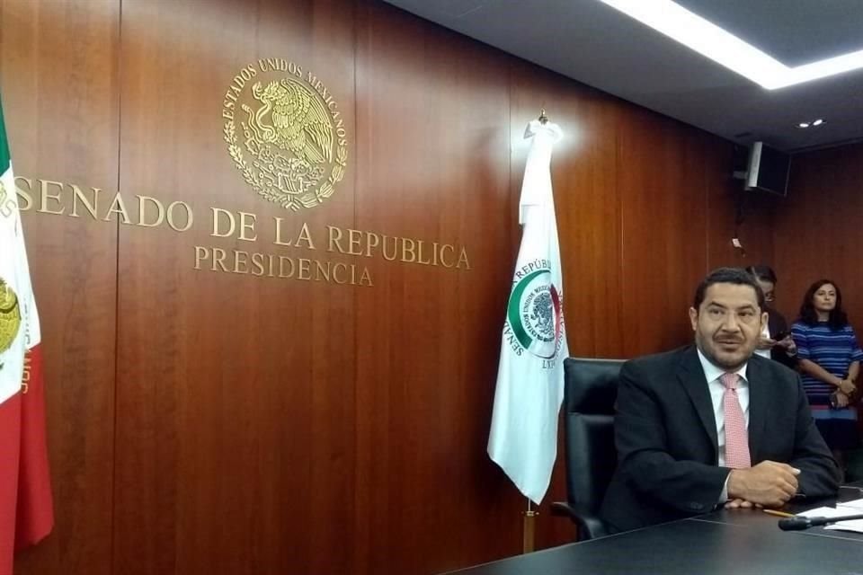 Martí Batres pidió a Ricardo Monreal renunciar a la coordinación de la bancada de Morena en el Senado por dividir a legisladores.