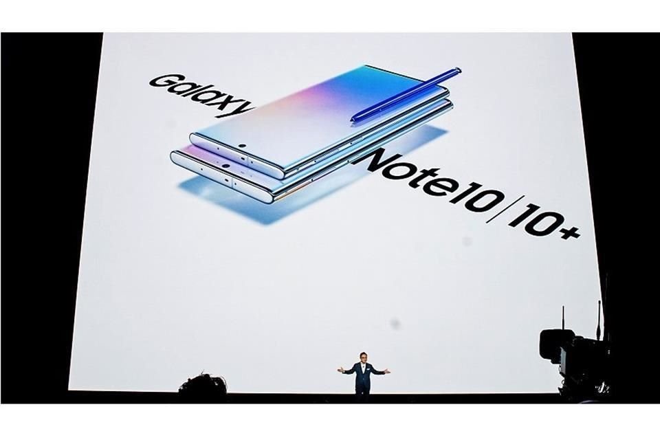 Los nuevos Galaxy Note 10 y Galaxy Note 10 de Samsung buscan nichos nuevos de mercado con dos opciones de precio y tamaño de pantalla.