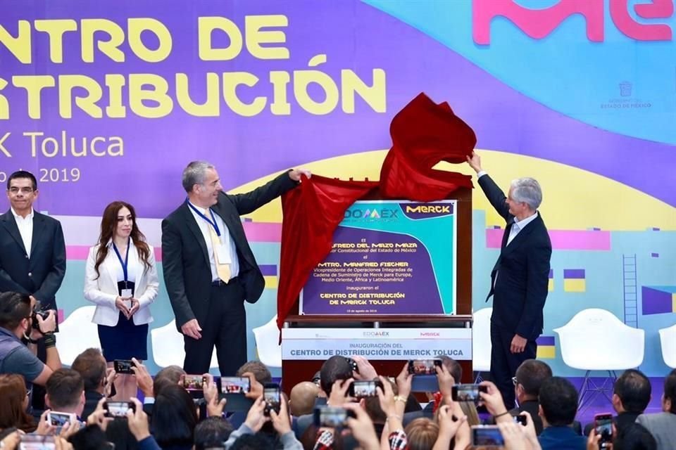 El Gobernador del Estado de México, Alfredo del Mazo Maza, inauguró el Centro de Distribución Merck en el Parque Industrial Toluca 2000.