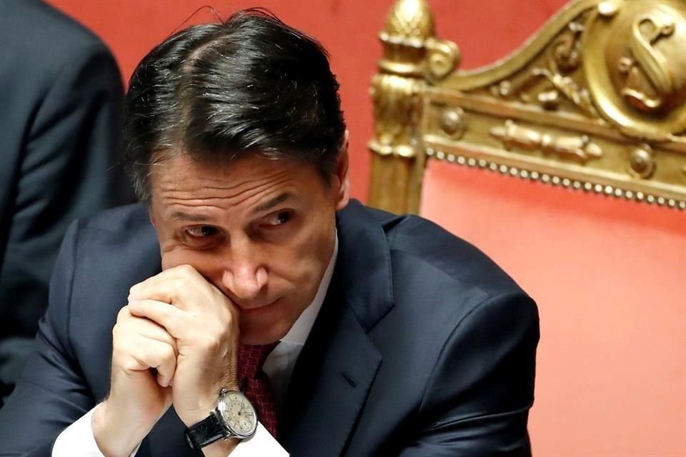 El Primer Ministro italiano, Guiseppe Conte, anunció su renuncia tras la crisis de Gobierno abierta por los partidos de ultraderecha.