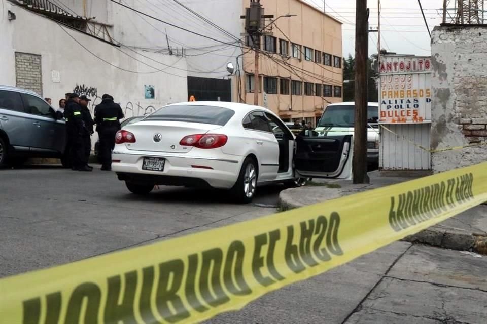 Las víctimas iban a bordo de un automóvil blanco y fueron atacadas en la esquina de Iztaccíhuatl y Aconcagua.