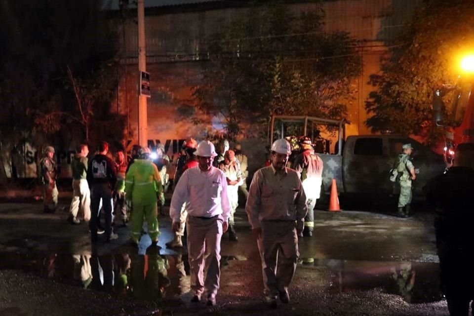 Trabajadores resultaron lesionados por un flamazo en una toma clandestina de gasolina, en Iztacalco
