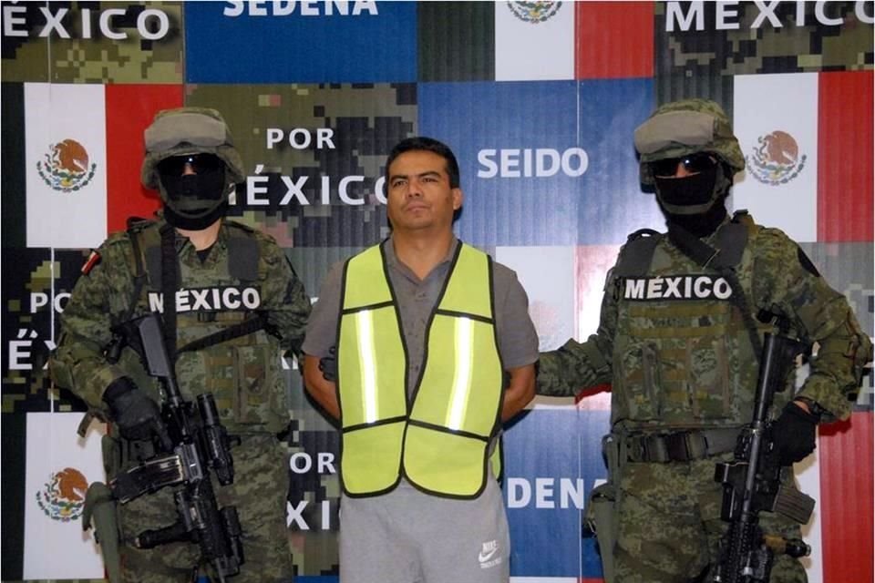 El 1 de noviembre de 2012, Salazar Ramírez fue detenido por la Sedena en el centro comercial Paseo Interlomas, en el Estado de México.