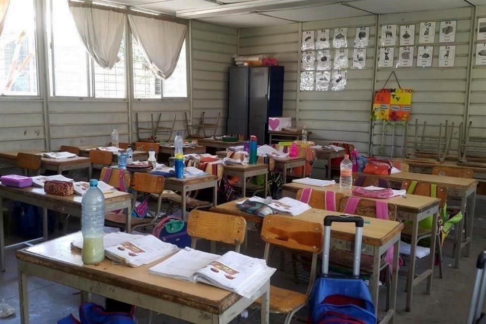 Otro de los preceptos de la reforma educativa fue impulsar la educación de calidad e incluyente, sin embargo, los recursos para mejoras educativas sin discriminación también van a la baja, al pasar de 11 mil 200 millones de pesos a 6 mil 94 millones.