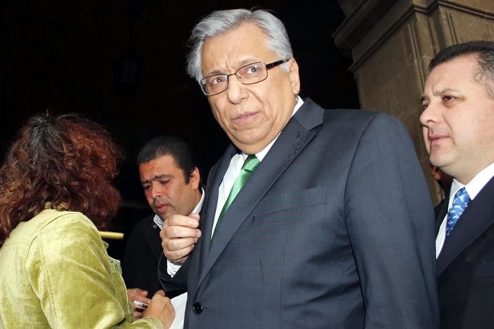 Sosamontes Herreramoro fue Jefe de la Oficina de la Secretaría de Desarrollo Social de diciembre de 2012 a agosto de 2015, cuando Robles ocupaba ese cargo.